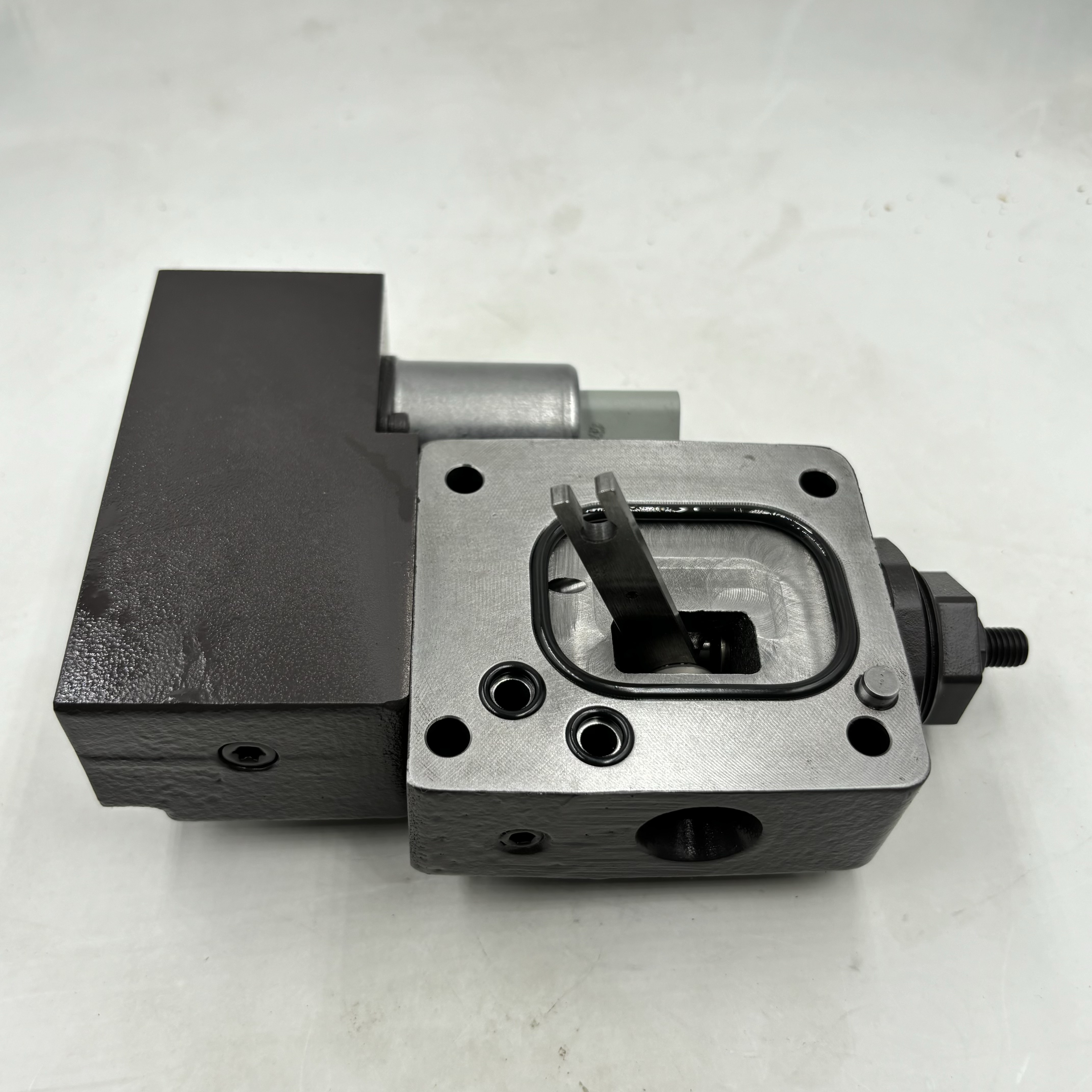 SY125.LG913E.XE135功率阀